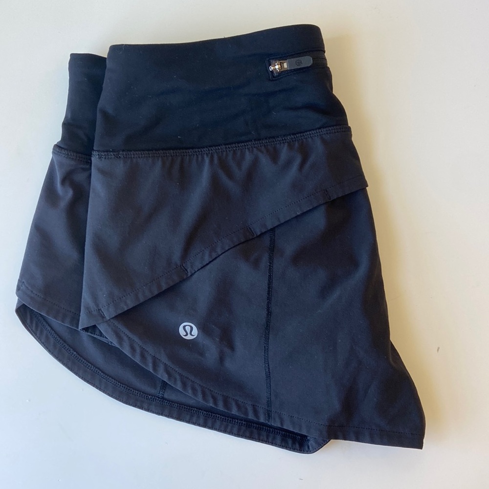 Lululemon black shorts